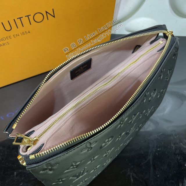 LOUIS VUITTON專櫃新款包包 路易威登Coussin小號手袋 LV字母壓印雙肩帶肩背斜挎女包  ydh4160
